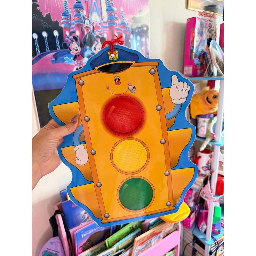 Carson Dellosa traffic light cut out